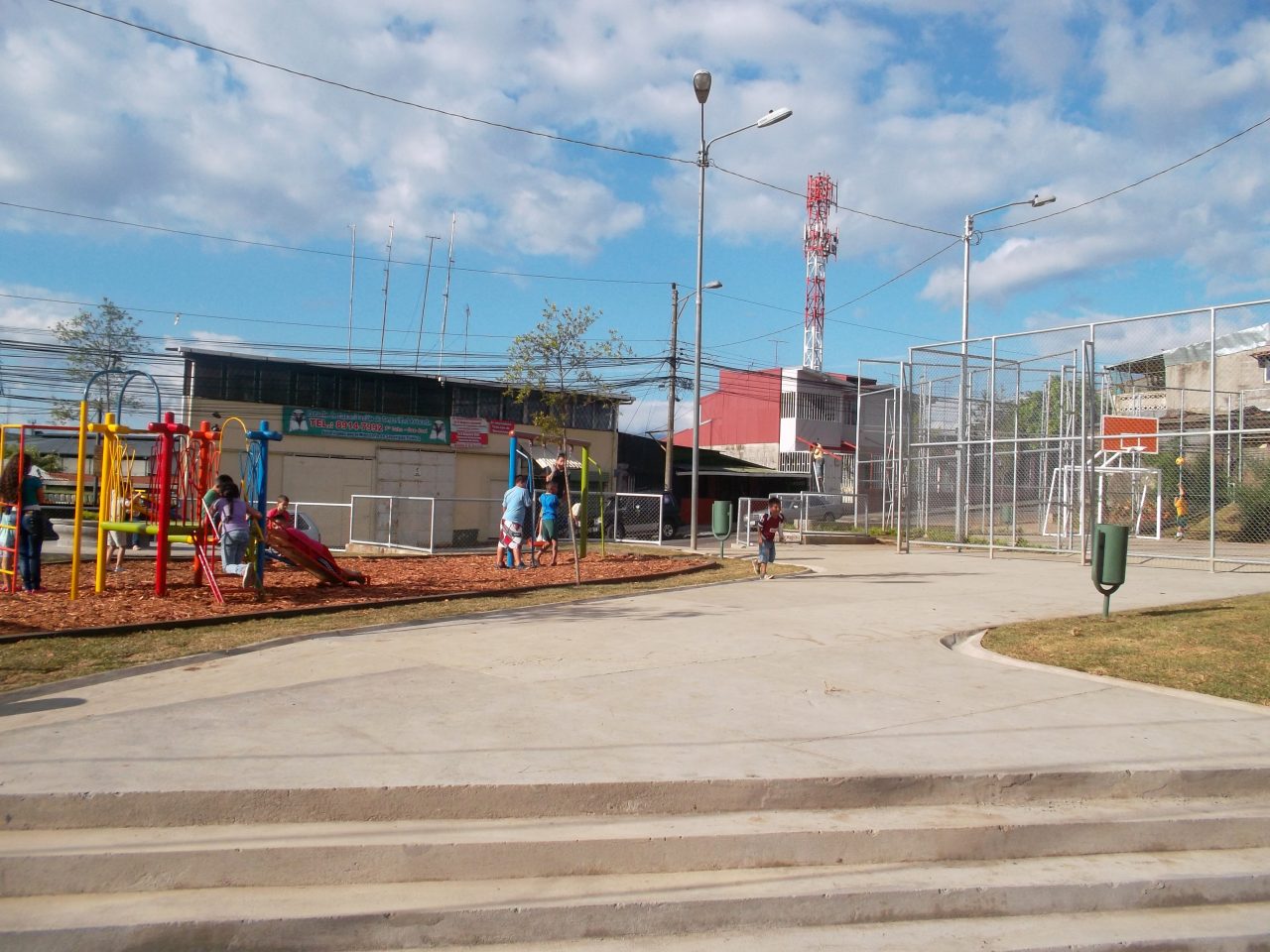 Intervención en el Parque Los Pinos por LDB Arquitectura