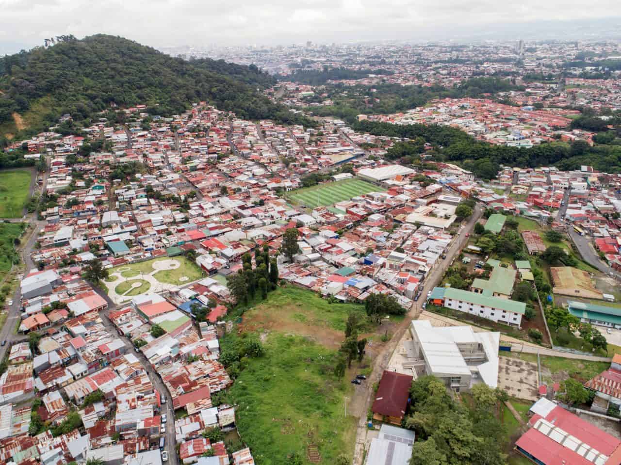 Vista del plan urbano en Tirrases con centros comunitarios y espacios públicos.