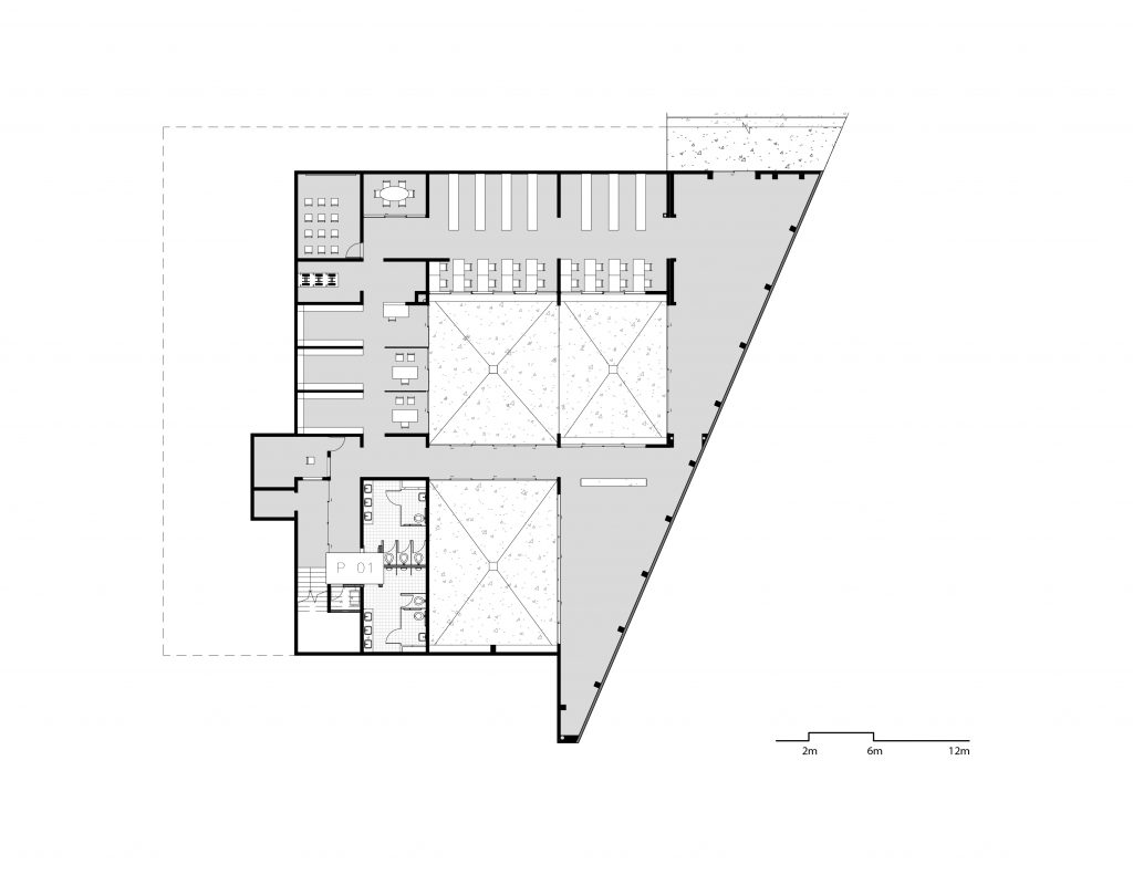 Centro de Desarrollo Humano de Tirrases, planta del primer nivel, patios centrales y accesos desde el espacio público