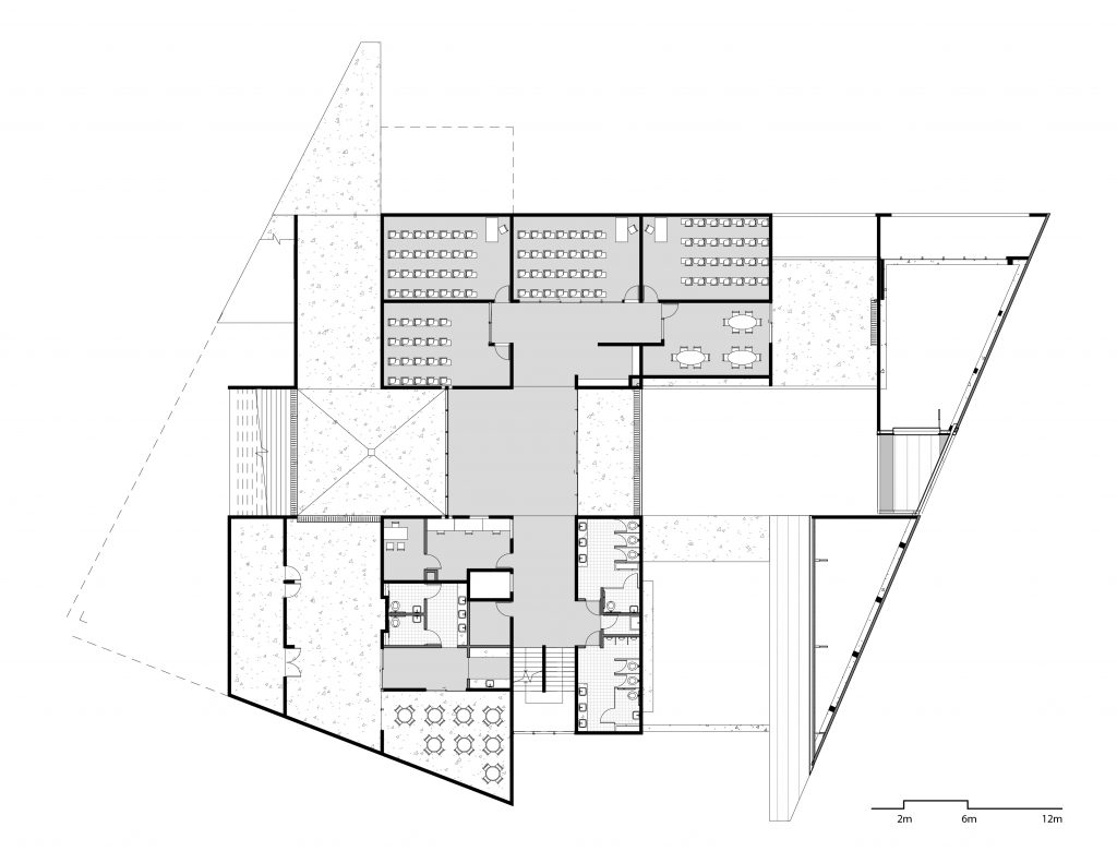 Centro de Desarrollo Humano de Tirrases, planta del segundo nivel, aulas y talleres alrededor de los vacíos centrales